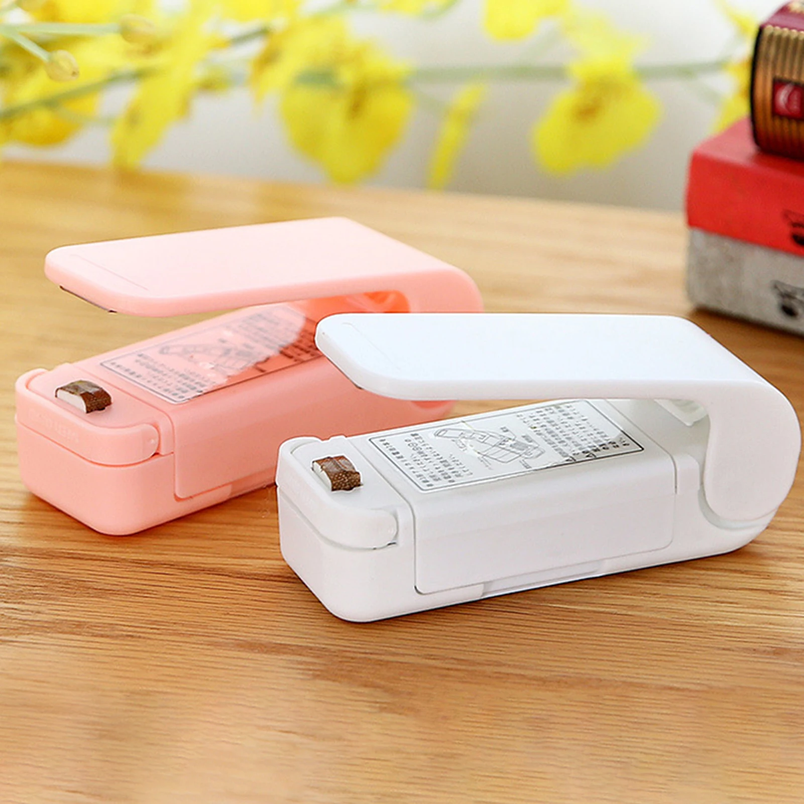 

Portable Heat Sealer Household Accessories Plastic Bag Sealer Mini Plastic Bag Sealer Machine Storage Bag Clip Sealing Machine