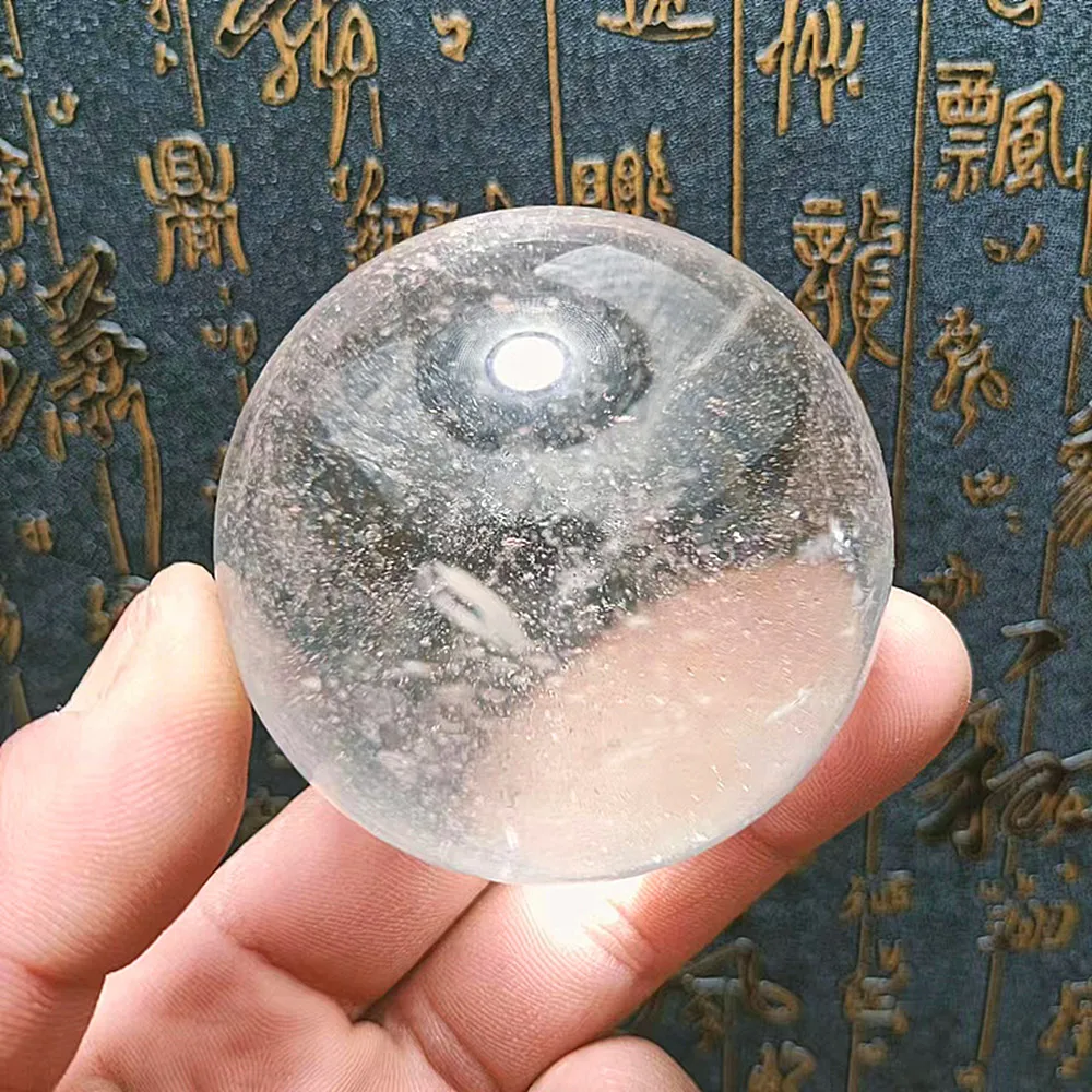 Белый хрустальный шар