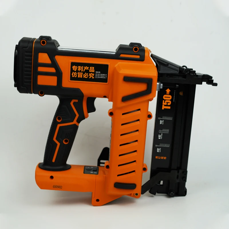 Электрический аккумулятор Freeman