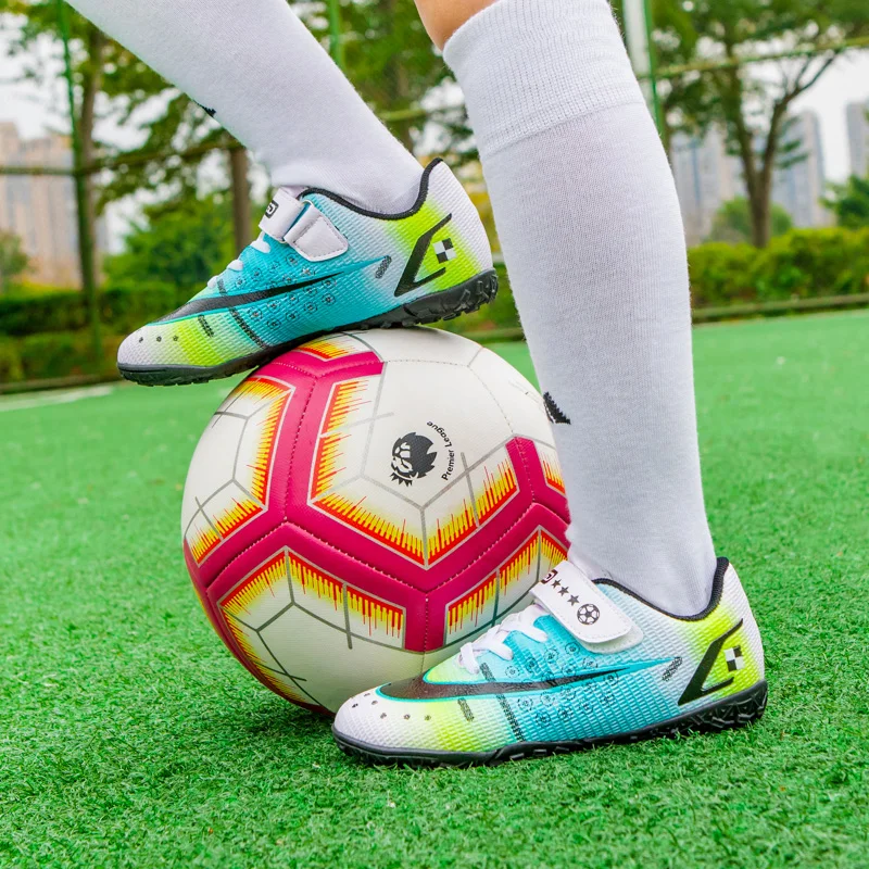 10 year old Boy Turf Soccer Shoes Outdoor kids Football Sneakers Breathable Cleats Soccer Shoes for Children crampon football