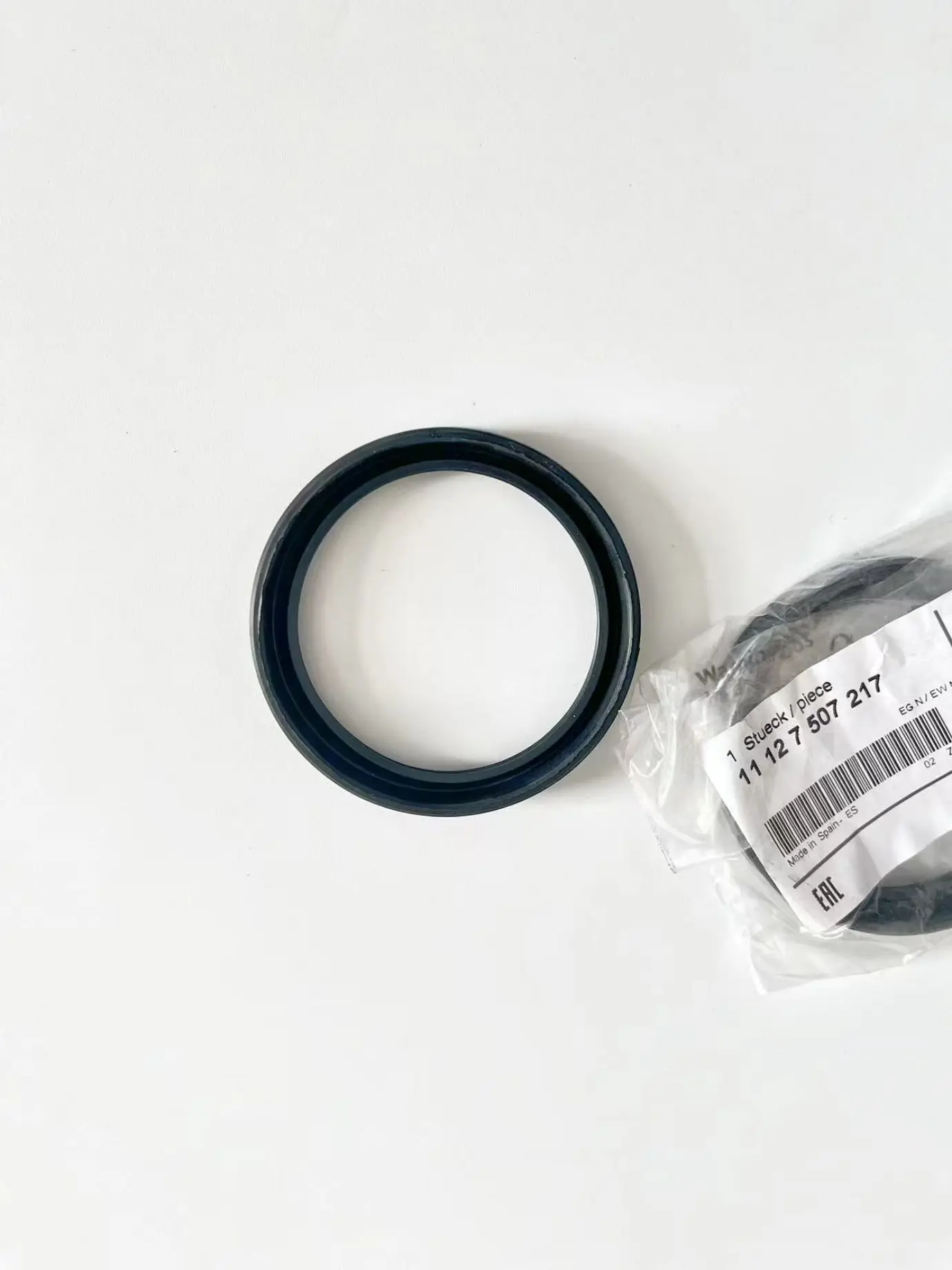 

11127507217 A camshaft oil seal ring for BMW 3 5 series E84 E89 F10 F35N20 engine valve cover