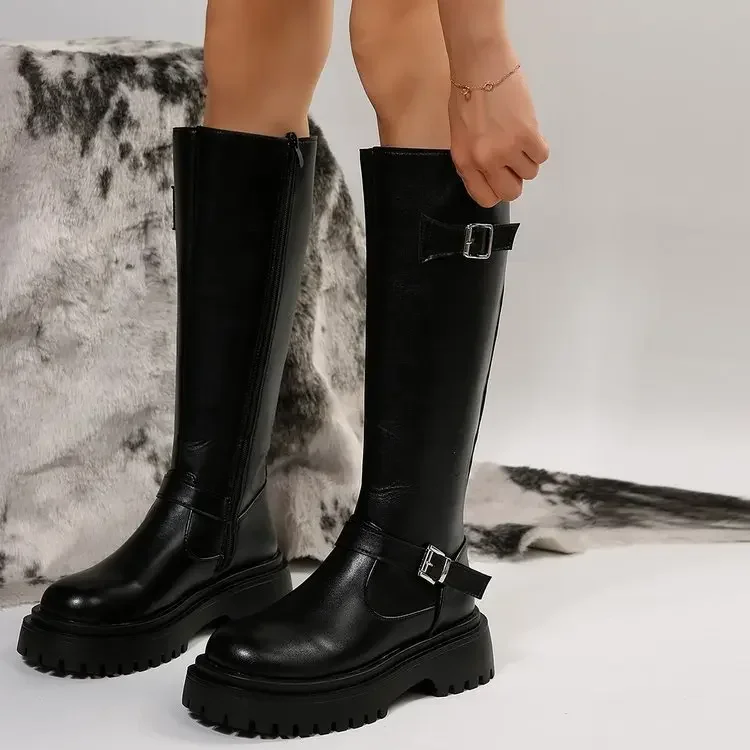 Готические сапоги с пряжкой на ремне для женщин черные до колена толстом каблуке