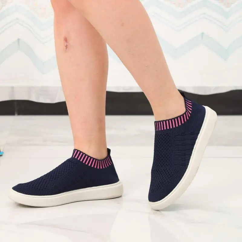 Women's Shoes 2022 Solid Color Round Toe Lightweight Comfortable Breathable Casual Shoes Women's Sports Shoes Socks Shoes Plus