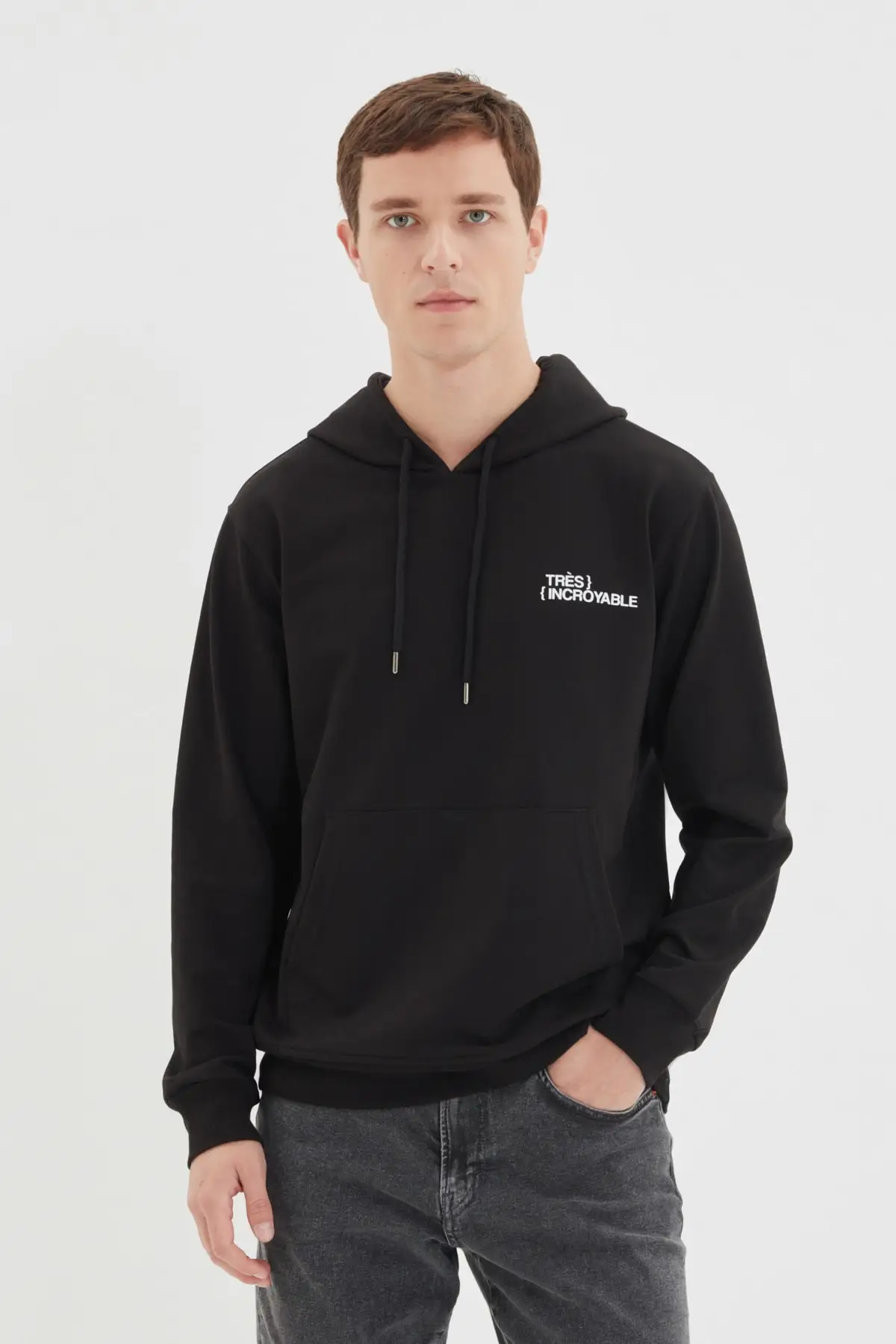 

Trendyol Men 'S Regular Fit Sweatshirt TMNAW22SW0655