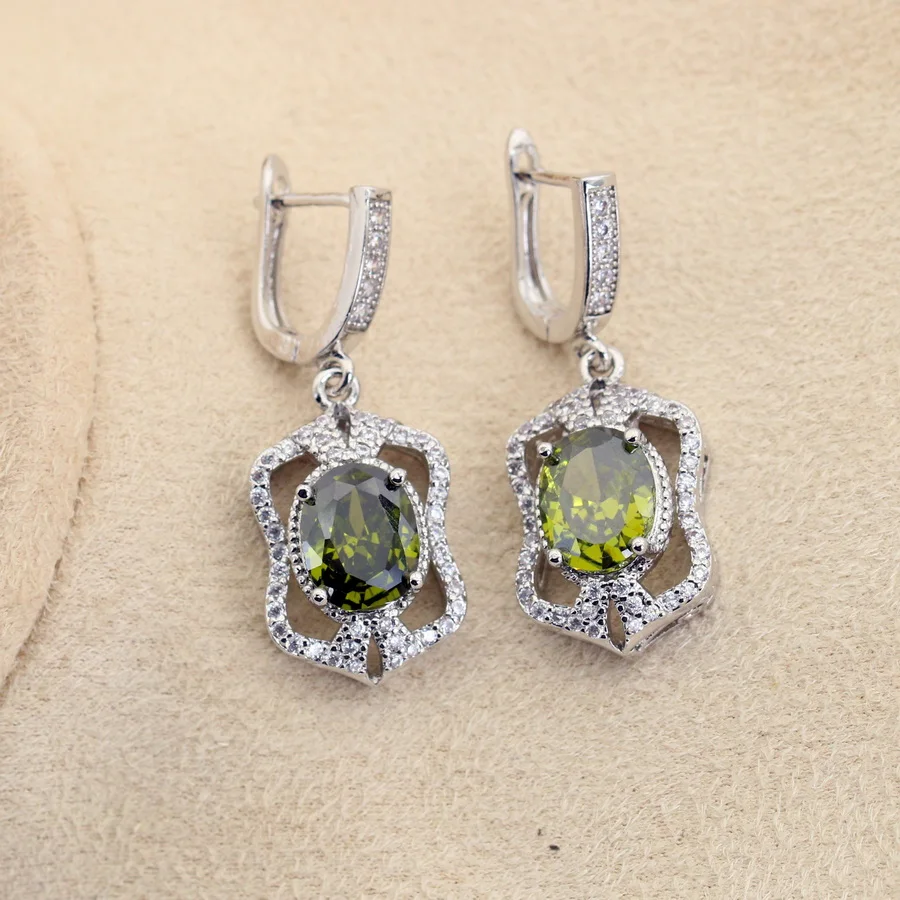 Комплект из колье и серёг серебра 925 пробы