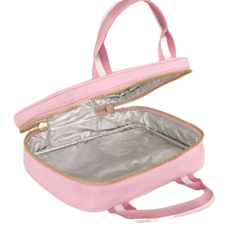 Индивидуальная сумка для ланча из синели с вышивкой изолированная