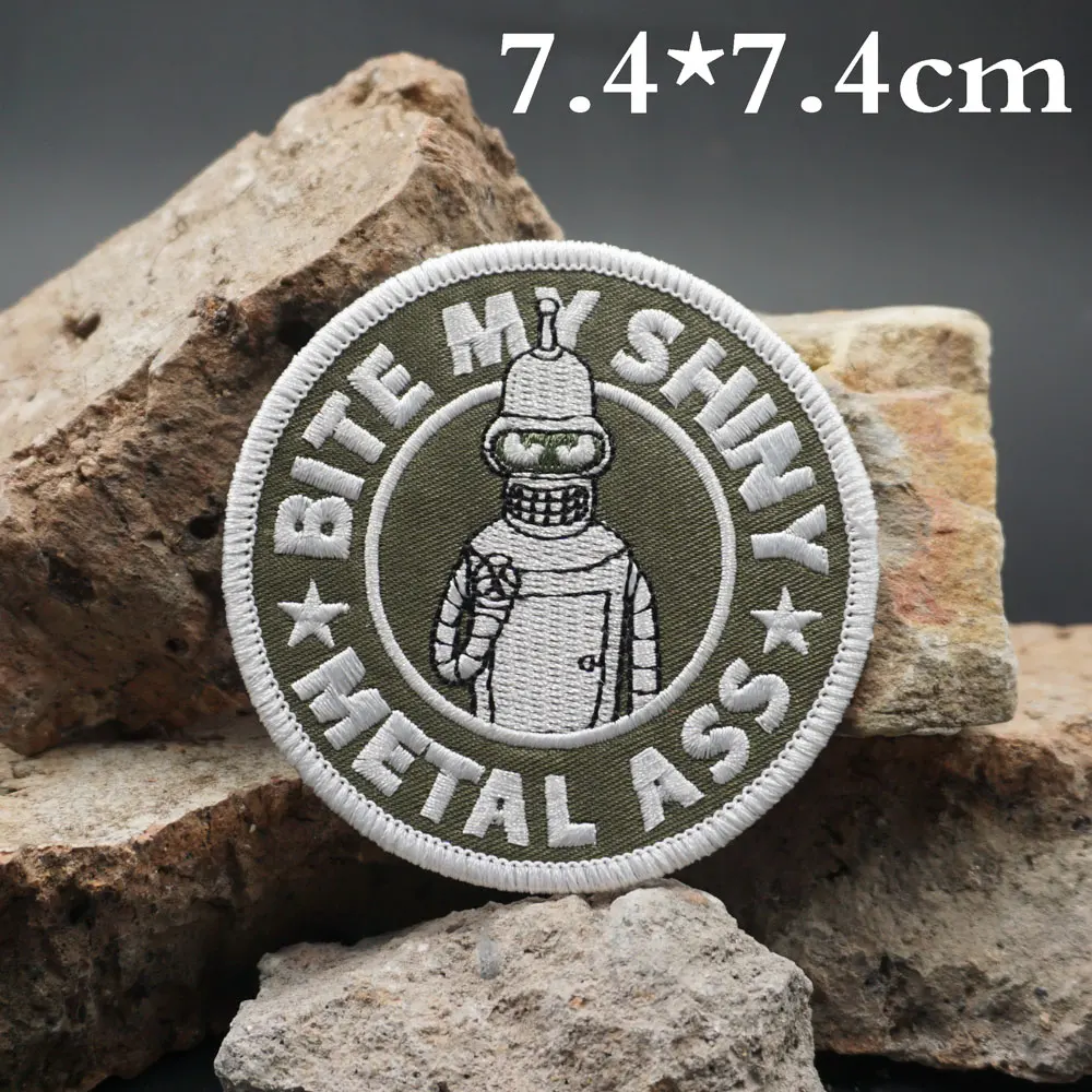 Металлическая нашивка с вышивкой в виде попки