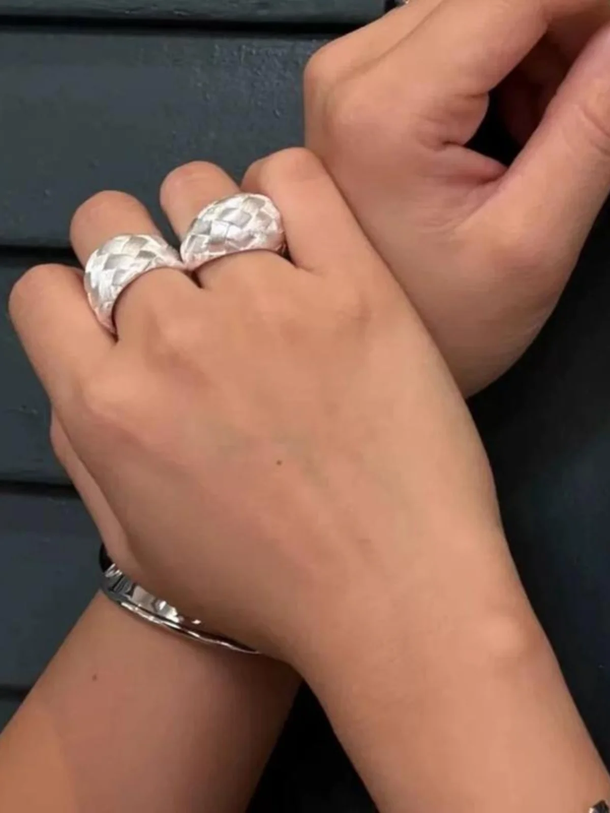 Hankes &amp Maray высококачественное кольцо ручной работы с матовой текстурой легкое