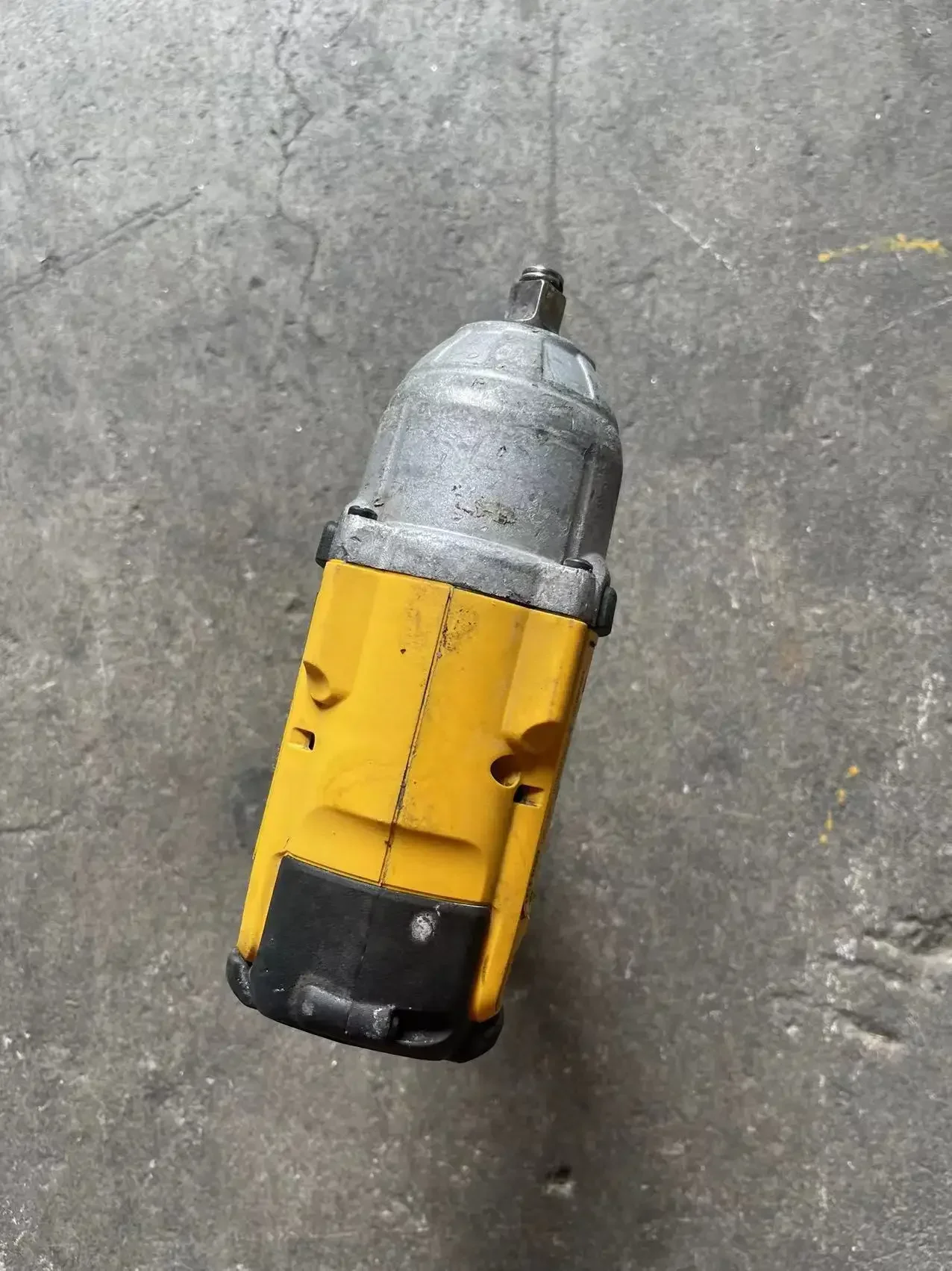 DEWALT DCF899 20 в бесщеточный 1/2 дюйма Гайковерт с высоким крутящим моментом (только