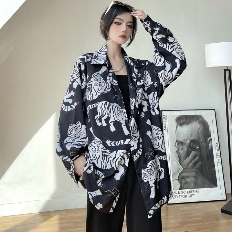 QWEEK camicia da donna Vintage Harajuku Streetwear camicette gotiche nere Top a maniche lunghe oversize Kpop Alt abiti Cool Casual Chic