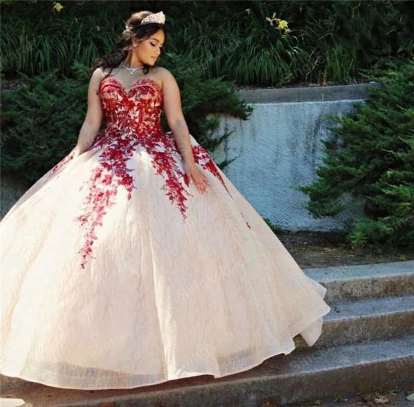 

Glitter Sequined Quinceanera Dresses With Burgundy Lace Appliques Strapless Corset Ball Gowns Prom Sweet 16 Dress