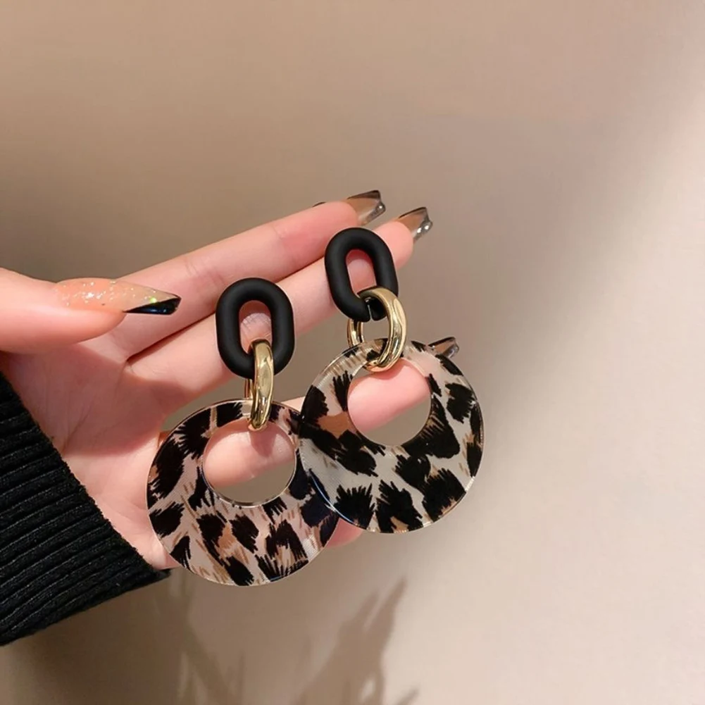 

Trendy Unique Leopard Print Drop Earrings for Fashion Girl Acrylic Metal Round Pendant Dangle Earrings Leopard Snake Jewelry