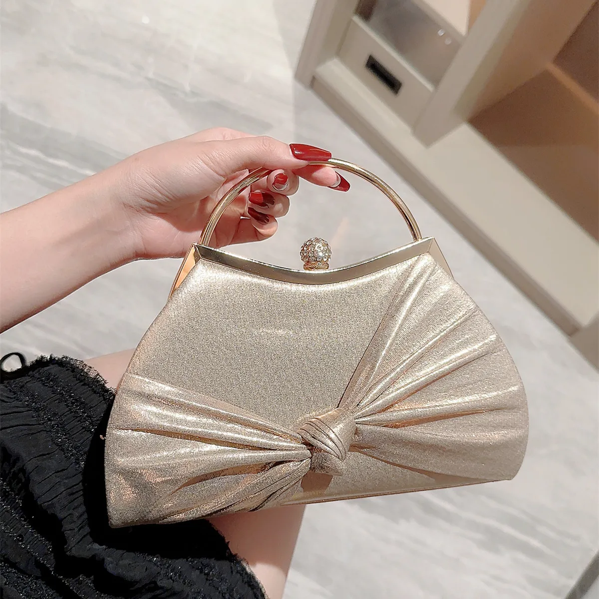 

Vintage Fashion Golden Clutches For Women 2023 Summer Party Handbags Metal Chain Shoulder Crossbody Bags Wedding Banquet Clutch