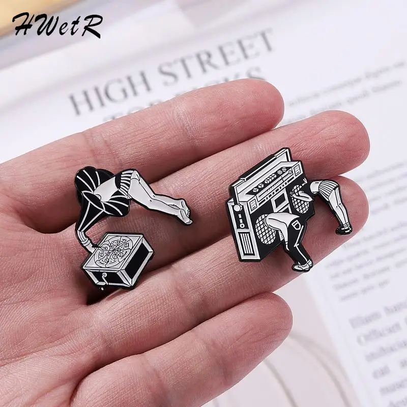 Horror Punk Music Enamel Pins Custom Black Dark Vinyl Records Knife Brooches Lapel Badges Gothic Jewelry Gift for Friends