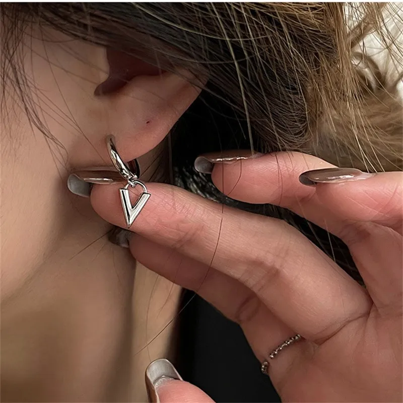 Модные серьги-кольца Lettter V-образной формы для женщин геометрические серьги в