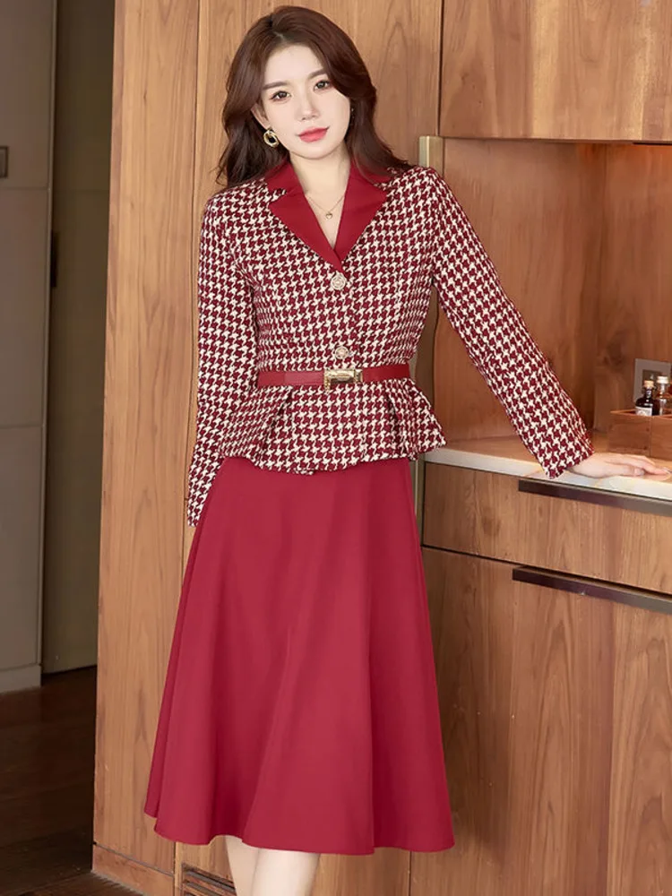 

Женский костюм-двойка из куртки «гусиная лапка» и юбки