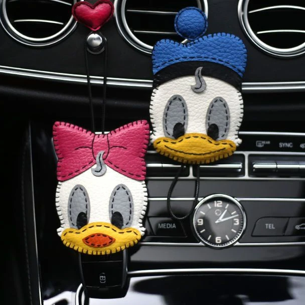 Фото Disney Дональд Дак автомобильный кожаный чехол для ключей мультфильм Дейзи пара автомобильных ключей сумка украшения интерьера автомобиля универсальные №2
