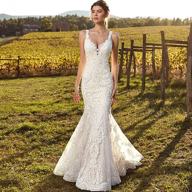 

Charming V-Neck Wedding Dress Mermaid For Bride Sexy Sleeveless Lace Bride Gown Buttons Pleats Illusion Back Vestido De Novia