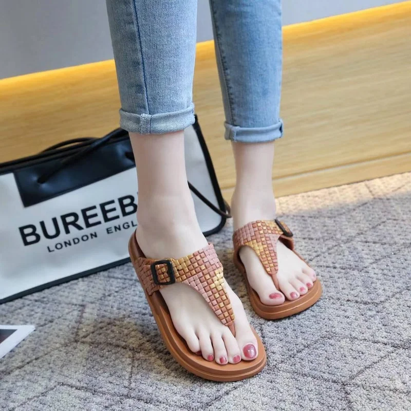 Rhinestone Slippers for Women Flip Flop with Free Shipping Summer New 2023 Sandals Fashion Flat Cute Platform Beach Slipper Hot