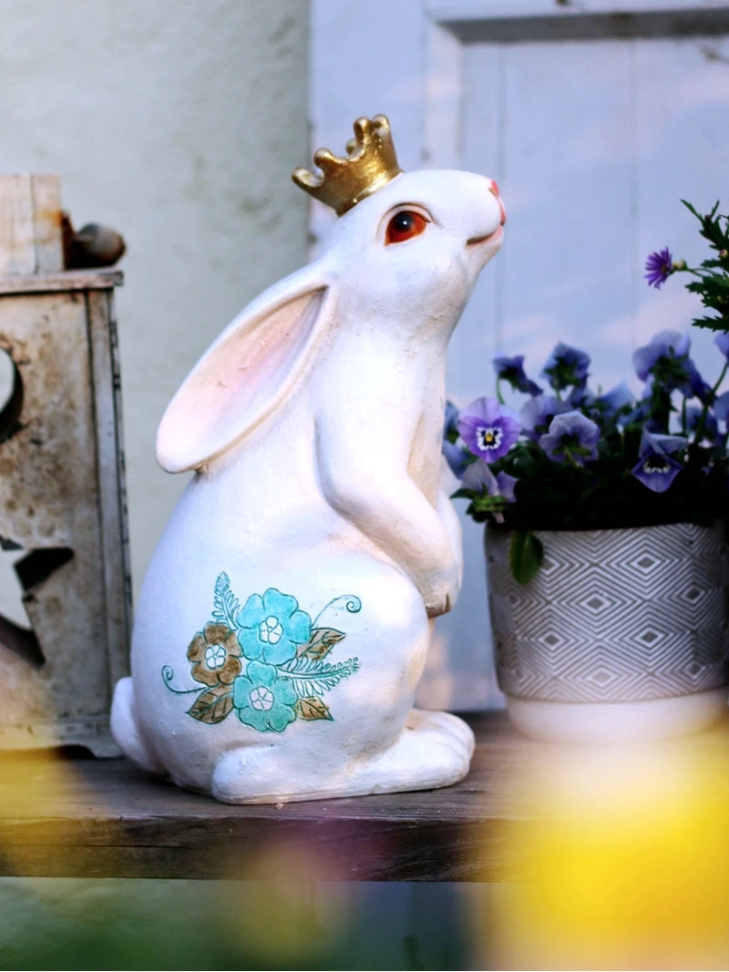 Resin Rabbit with Crown Figurine Estatuas Decorativas