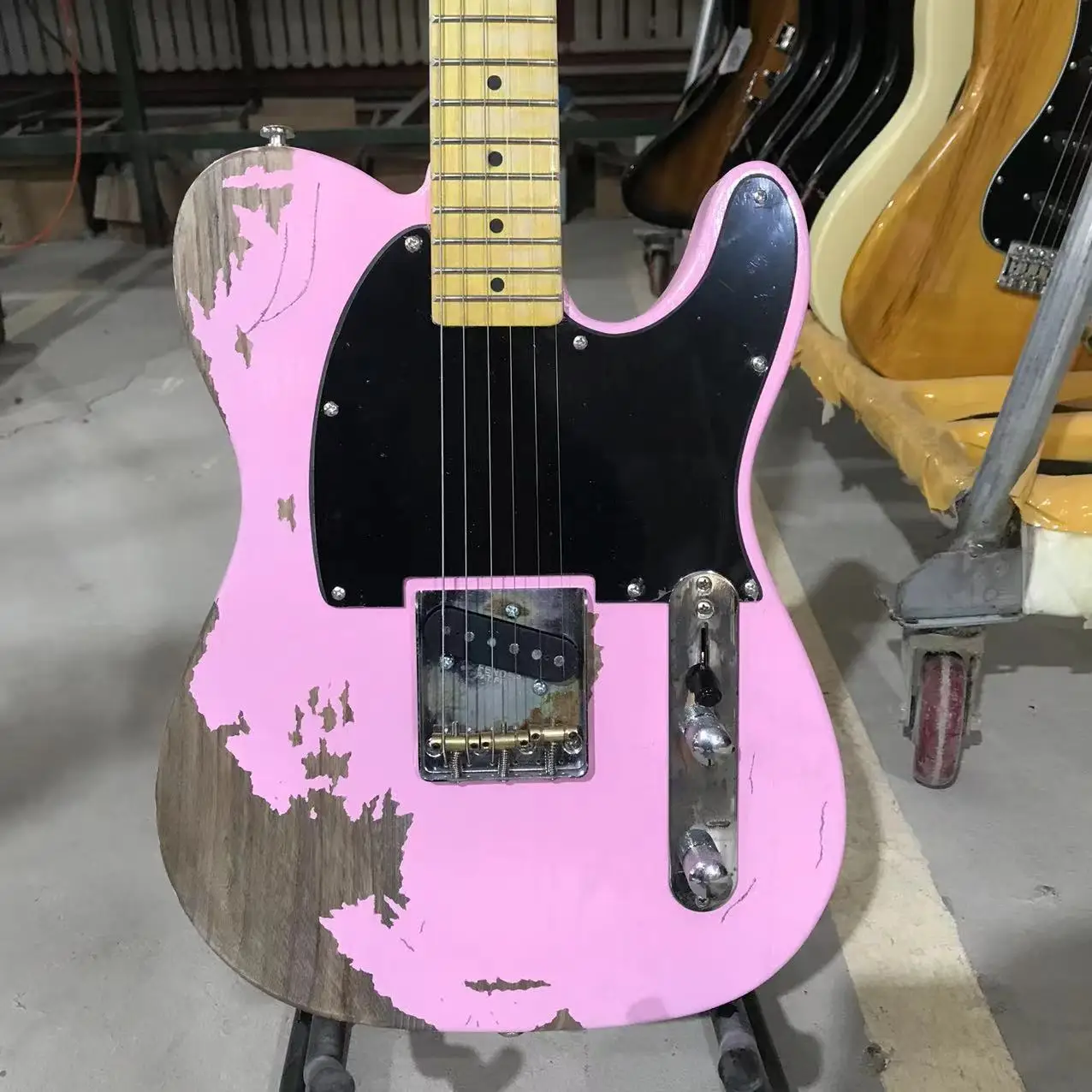 Guitarra eléctrica de edición limitada, diapasón de Arce, cuerpo de Fresno hecho a mano, Color rosa, 100%, envío gratis