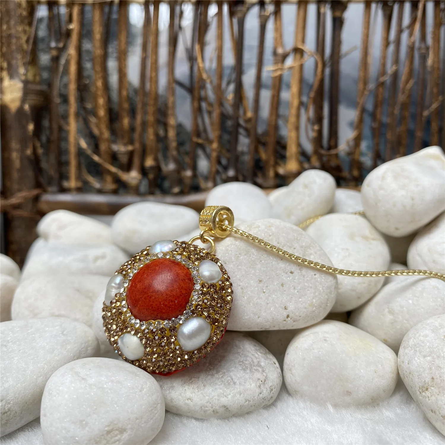 

European and American style cinnabar pearl inlaid rhinestone pendant ladies personality trend necklace jewelry