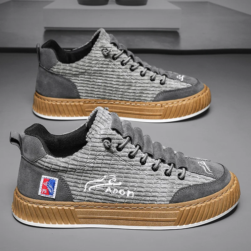 Trendy Men Skateboard Shoes Yellow Streetwear Designer Skate Shoes Men Flats Sneakers Comfortable Thick Sole Sport Sneakers Man