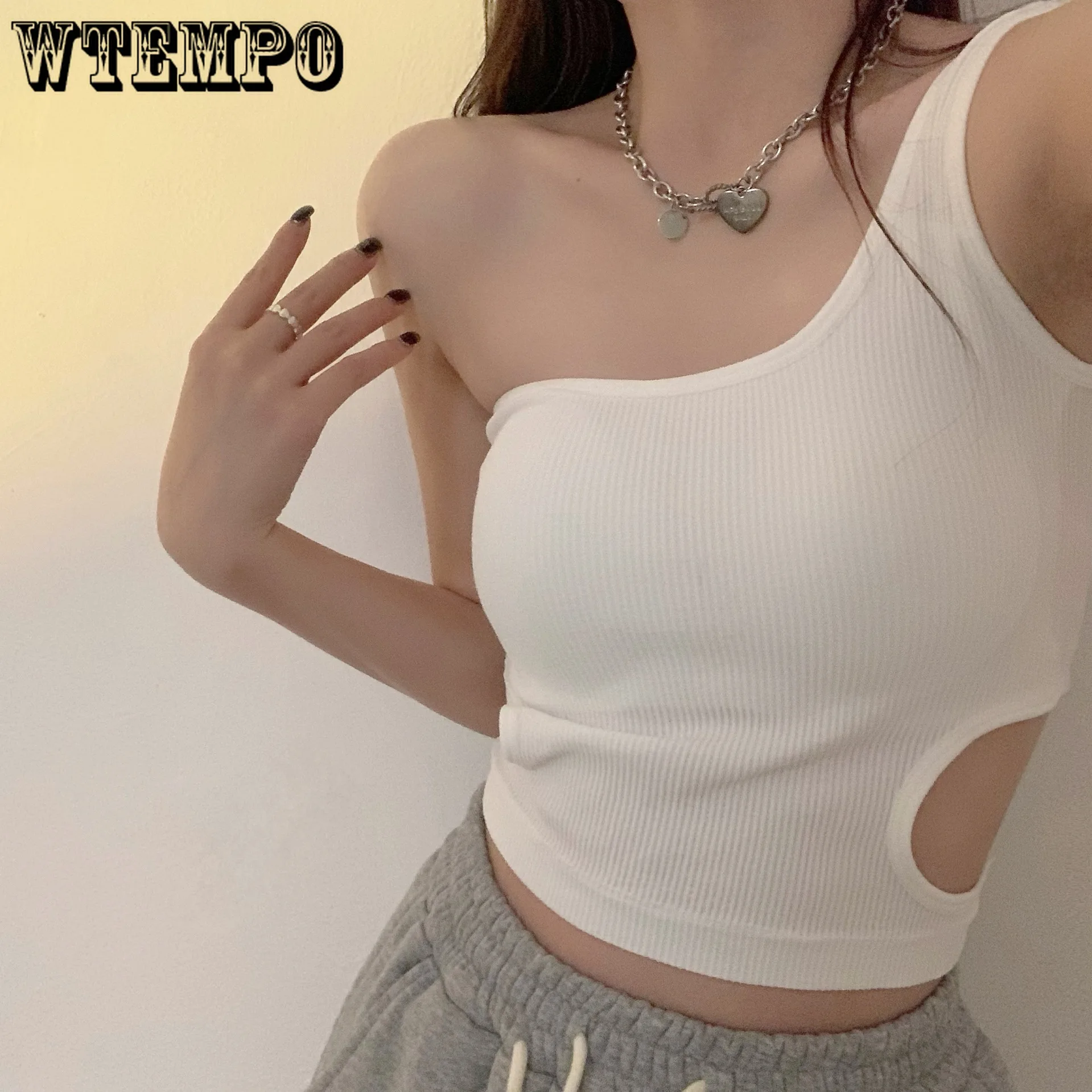 Streetwear Crop Tops Tanks for Women Crop Top Sexy Sloping Shoulder Irregular Beltless Chest Pad Suspender Vest Summer Trend Tee