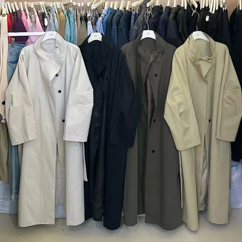 Большой плащ с воротником-стойкой женский однотонный шикарный элегантный