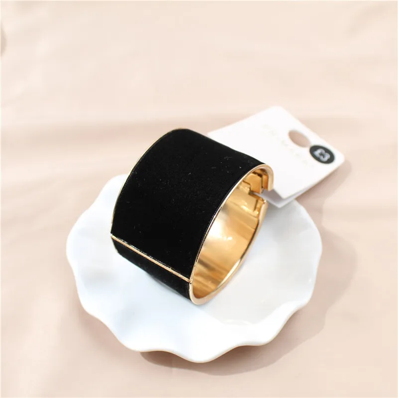 

Big Wide Statement Gold Metal Alloy Fashion Trendy Black Velvet Bangles for Women Female Wedding Party Wristband Jewelry Gift