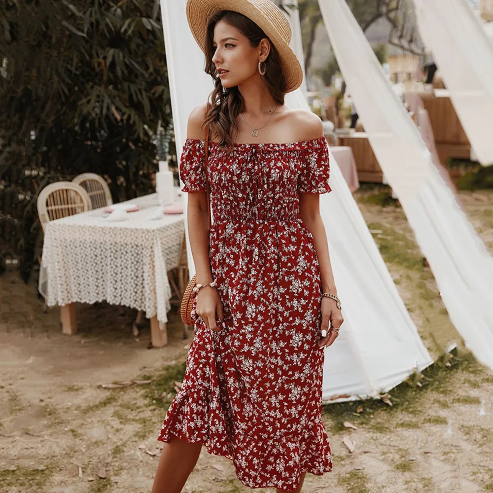 

Женское платье с коротким рукавом, открытыми плечами и цветочным принтом