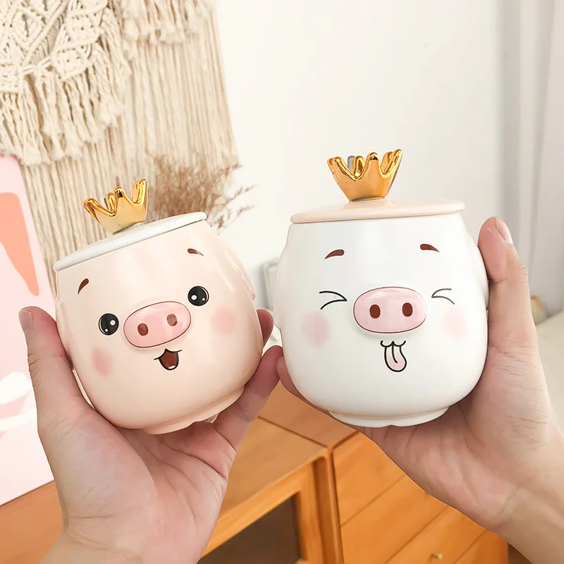 

450ml Cute Crown Piglet Cup with Lid and Spoon Four Exquisite Three-dimensional Animal Cartoon Coffee Cups for Girls As Gifts.