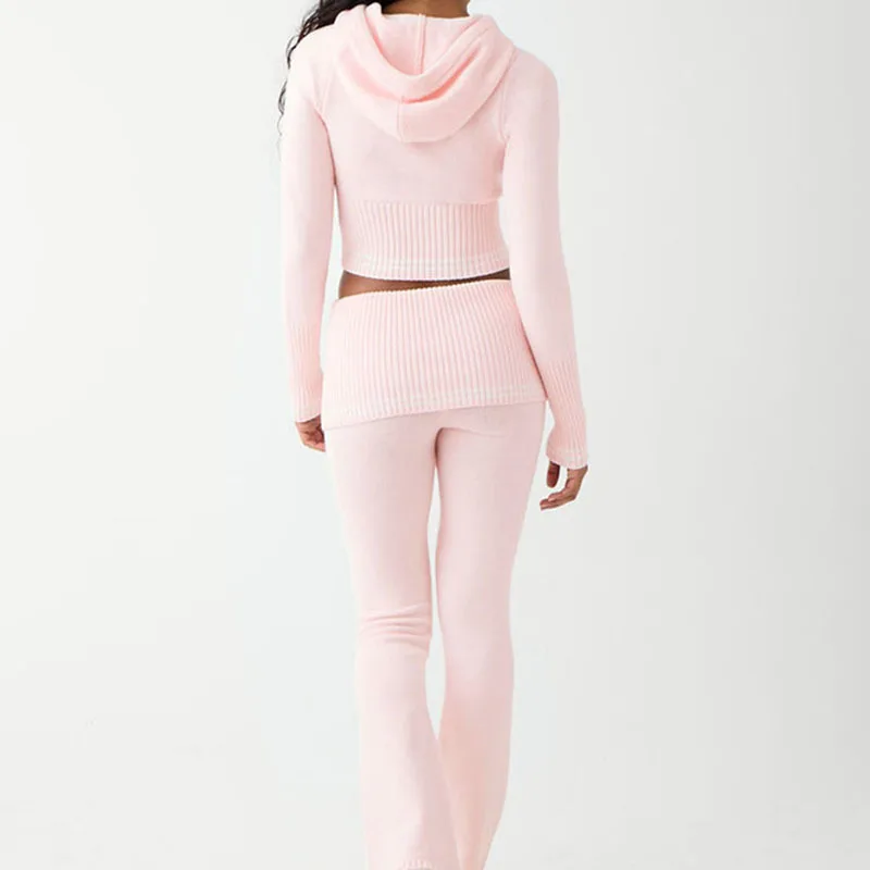 Облегающий вязаный комплект брюк в полоску с отворотами и длинным рукавом