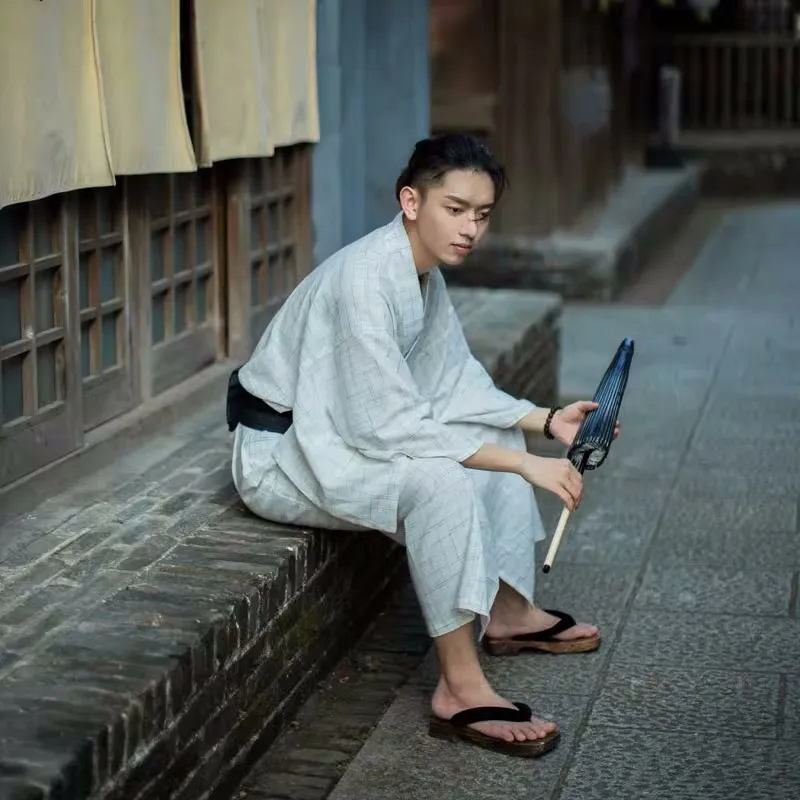 Традиционное японское кимоно для мужчин юката с поясом из хлопка цвет