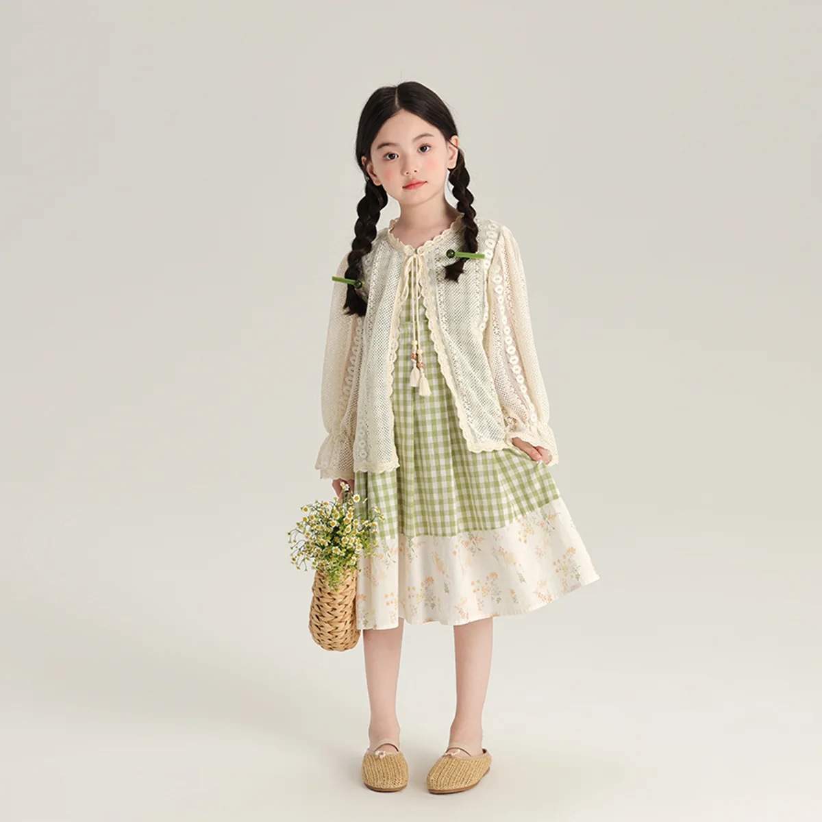 Детский кардиган с рукавами-фонариками на шнуровке