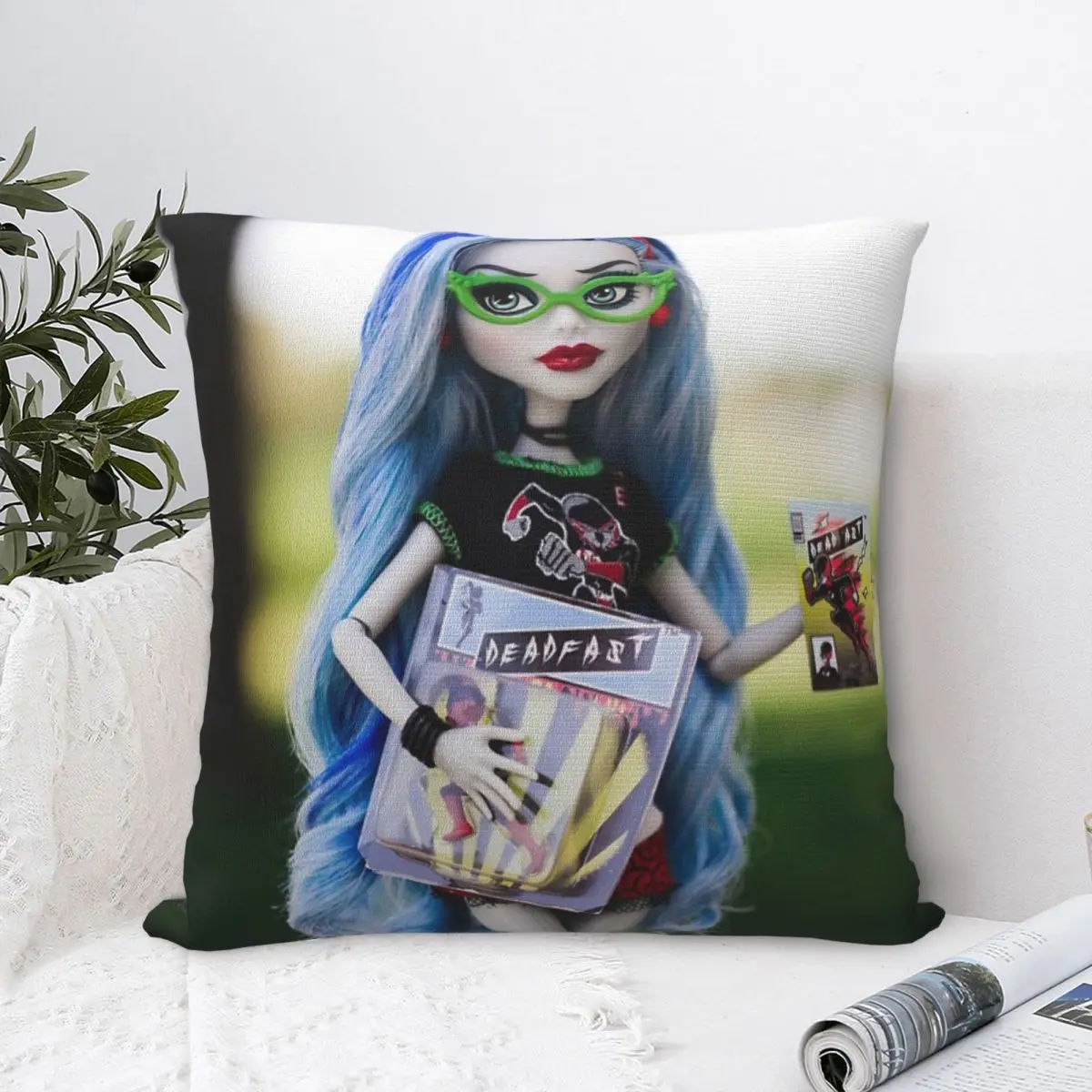 Пусть S Go To The Boo York Comic Con! Ghoulia Yelps Monster High кукла наволочка современный дом украшение