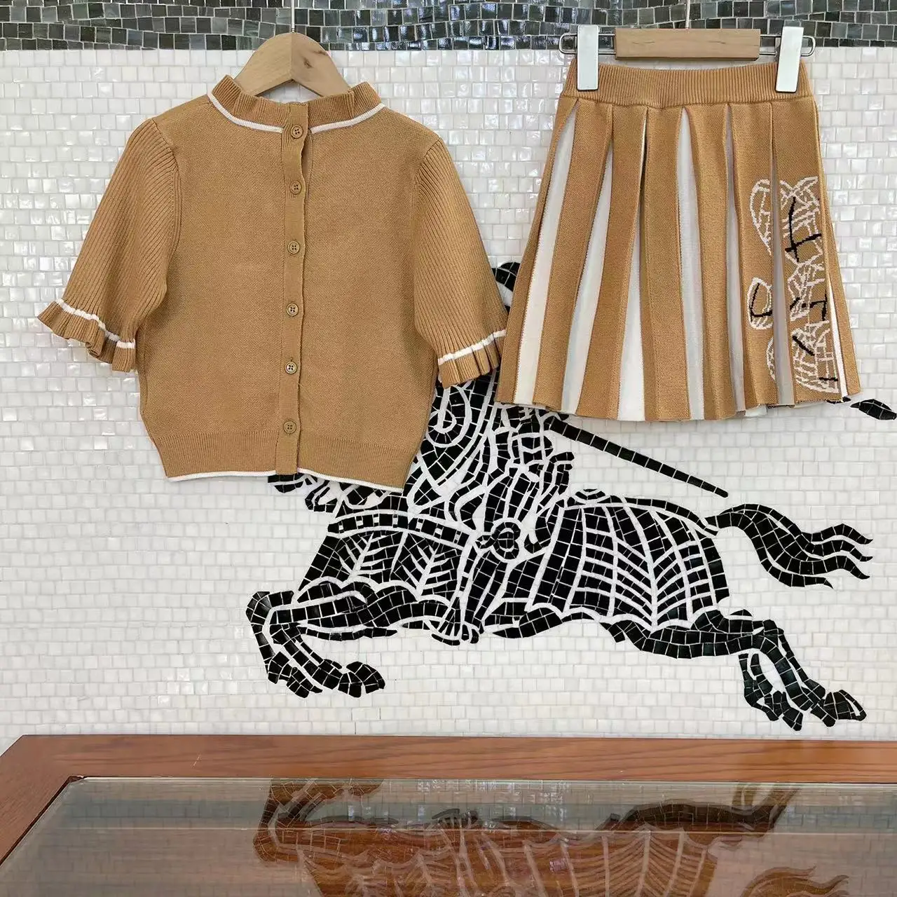 

Новинка 2022, Высококачественная продукция на заказ для ранней осени, Вязание в Корейском стиле в студенческом стиле начало сочетаться с плис...