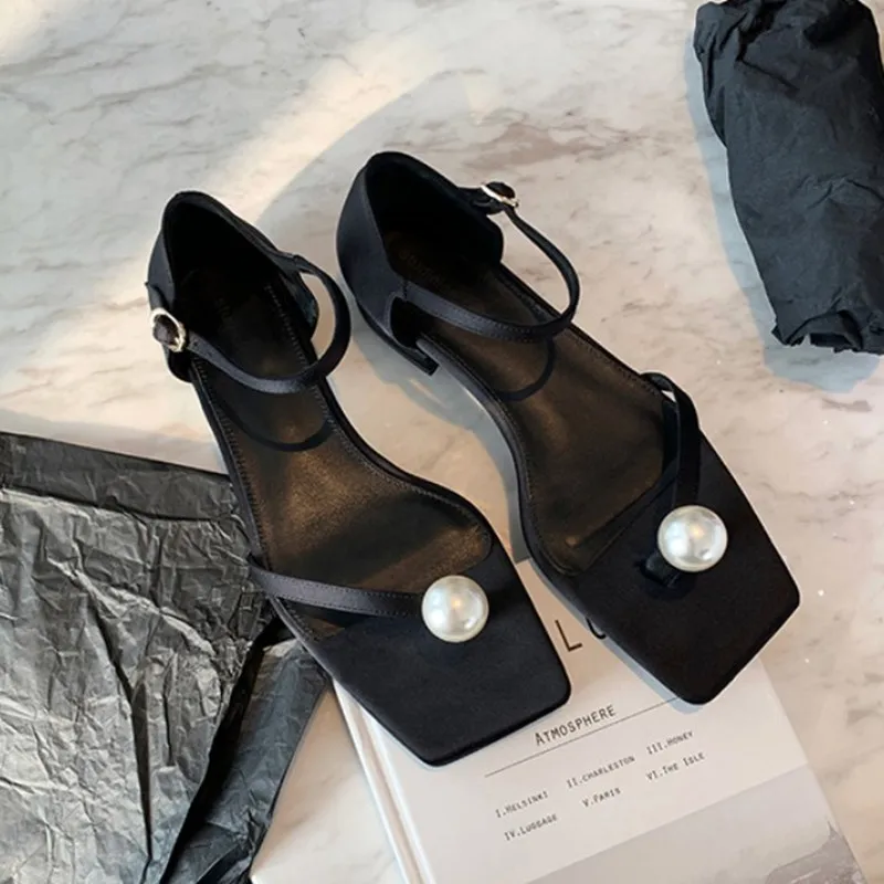 

Women's Pearl Sandals Buckled Chunky Heel Summer 2023 New French Simplicity Square Toe Flat Shoes for Women