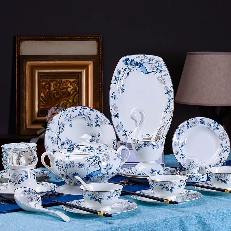 

Christmas Guci Wedding limited set dishes chopsticks combination of European bone china tableware bowls and plates Chines