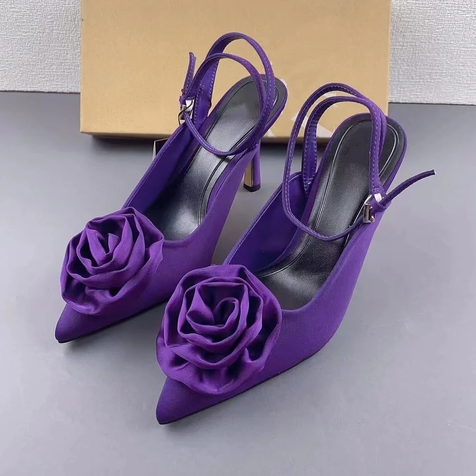 Женские туфли на высоком каблуке элегантные с острым носком и розами цветочным