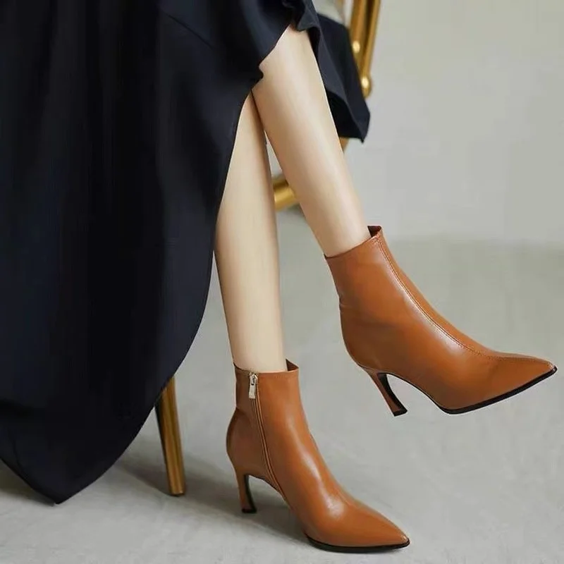 

Элегантные женские ботинки челси осень 2022 однотонные простые ботильоны на высоком каблуке шпильке с острым носком и боковой молнией
