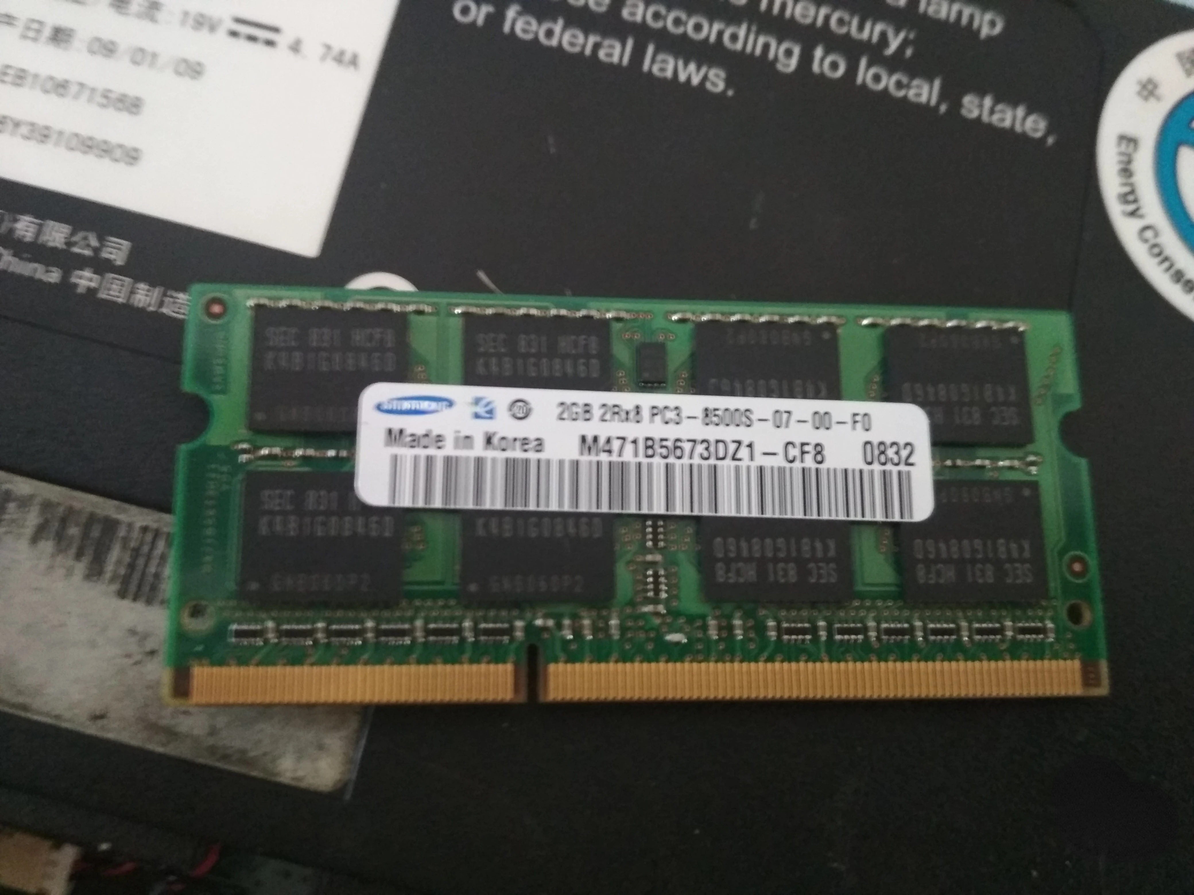 

RAM Samsung DDR3 2G 2rx8 PC3-8500S 1066 Laptop Internal Memory M471B5673DZ1-CF8