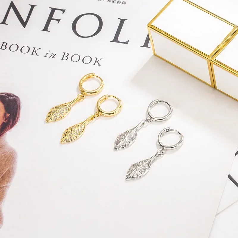 Оптовая продажа серебряные золотые серьги с пряжками для ушей белые кристаллами