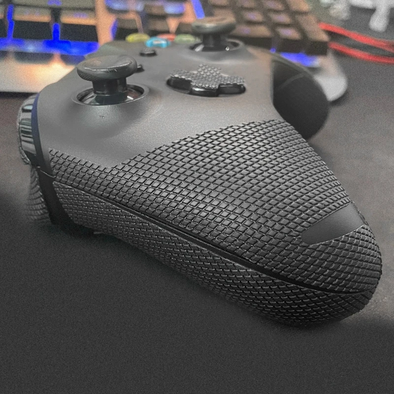 M17B Профессиональные нескользящие наклейки повышают игровую точность.