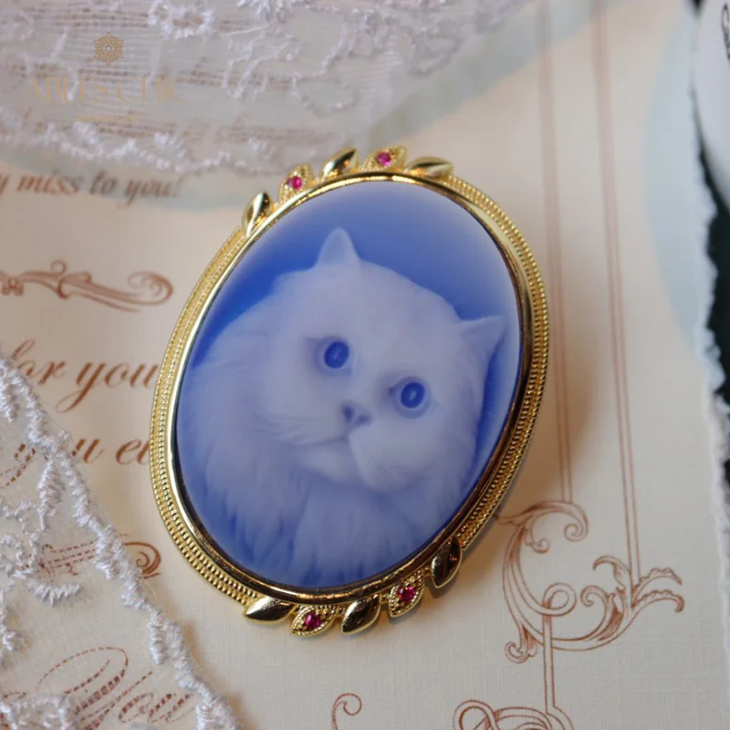 18K Gold Tone Natural Blue Agate Cat Cameo in Copper Pendant Kitty Engraving Brooch Pins L1S2N31088