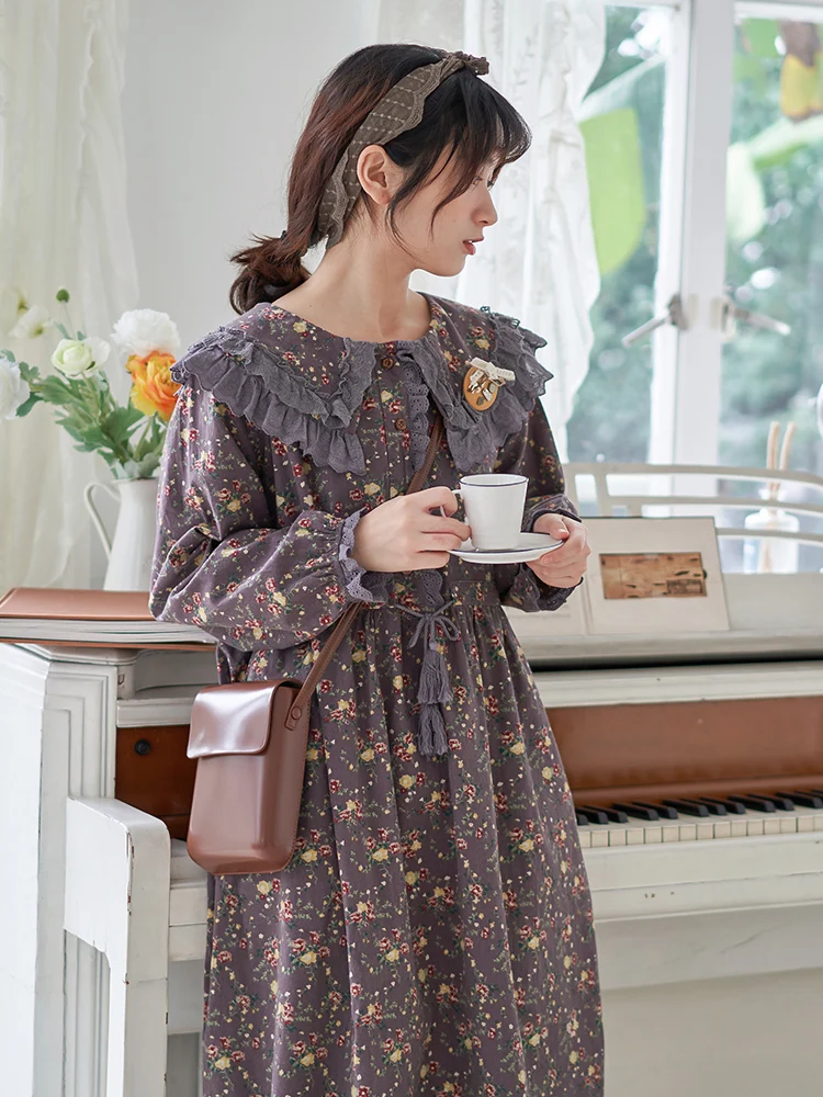 

Весенне-осеннее литературное Хлопковое платье средней длины в японском стиле ретро с цветочным принтом и кружевным воротником свободное ж...