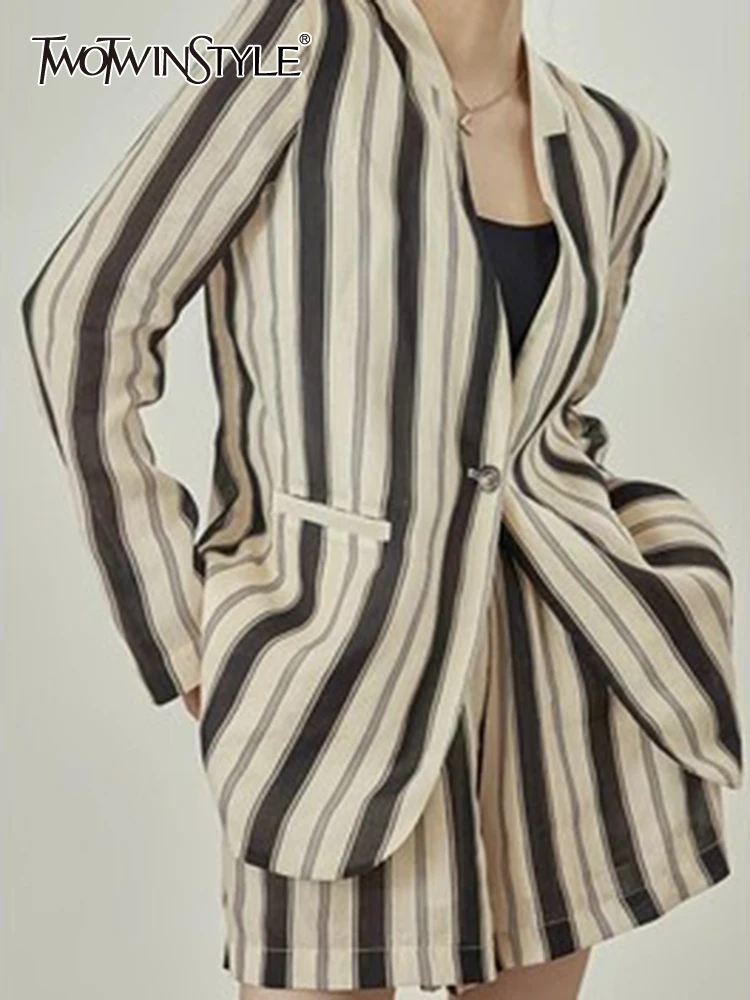 

Женский комплект из двух предметов TWOTWINSTYLE, полосатый комплект из двух предметов, куртка на пуговицах с V-образным вырезом и длинными рукавами, с высокой талией и цветными блоками