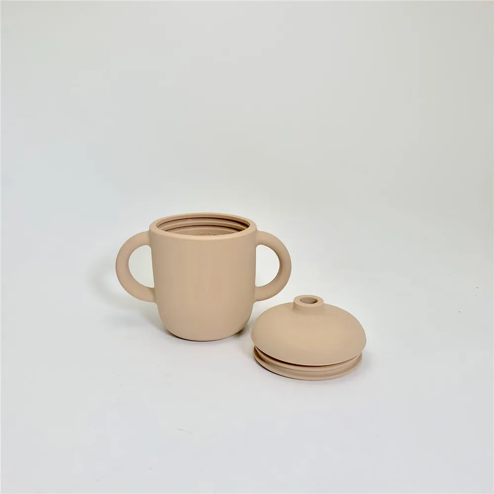 Силиконовая тренировочная чашка для малышей 2022 небьющаяся с соломинкой