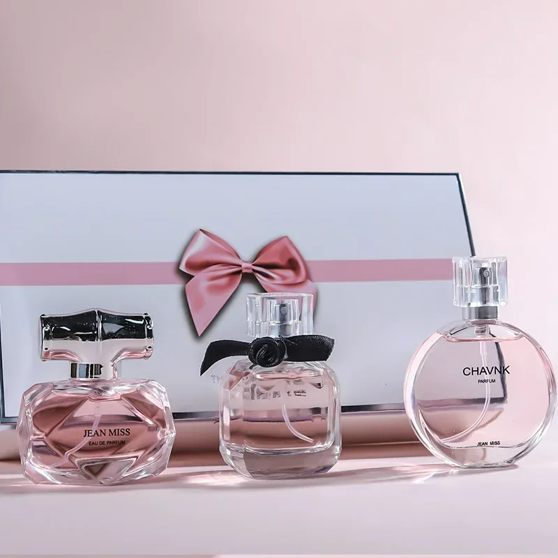 Фото 90 мл (30 мл x 3 шт.) Подарочная коробка для парфюмерии Feminino Spray Свежий легкий аромат Цветочные фрукты Chypre Notes Долговечный женский парфюмерный набор №5