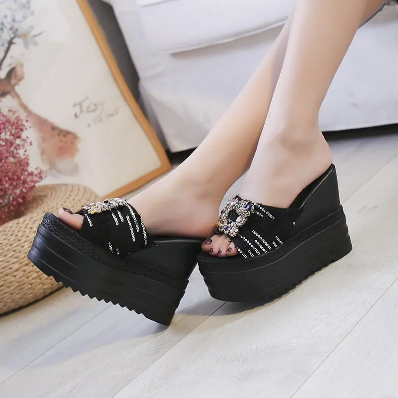 

Женские летние шлепанцы на танкетке, привлекательные туфли на платформе с открытым носком и каблуком, модель 2023 года